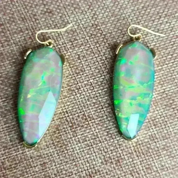 Gold tone opal like drop earrings - Picture 10 of 14